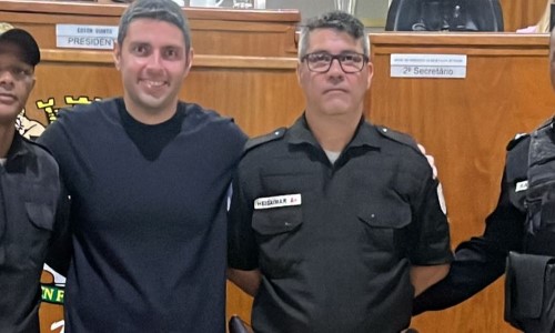 Vereador de VR homenageia PRF e Policiais Militares na Câmara Municipal